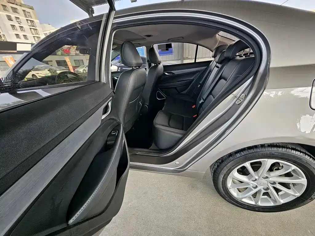 Geely Emgrand — миниатюра 7