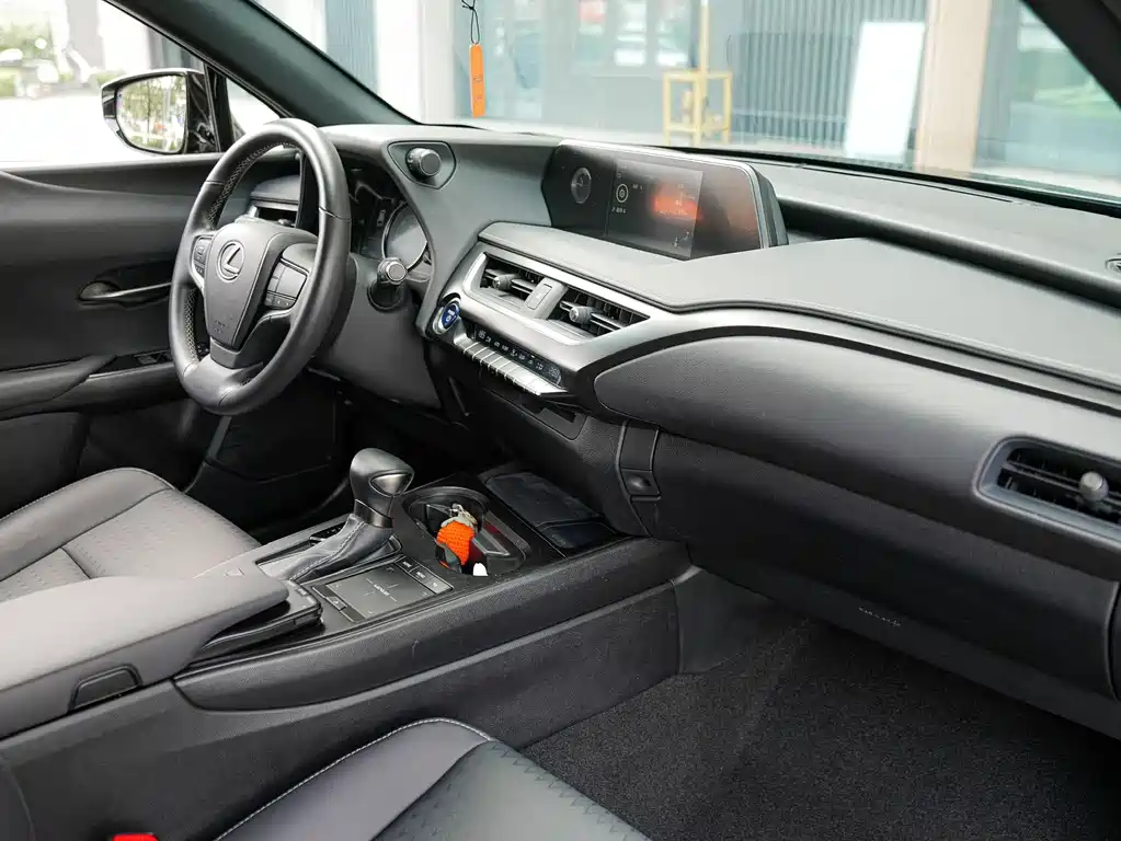 Lexus UX — миниатюра 10