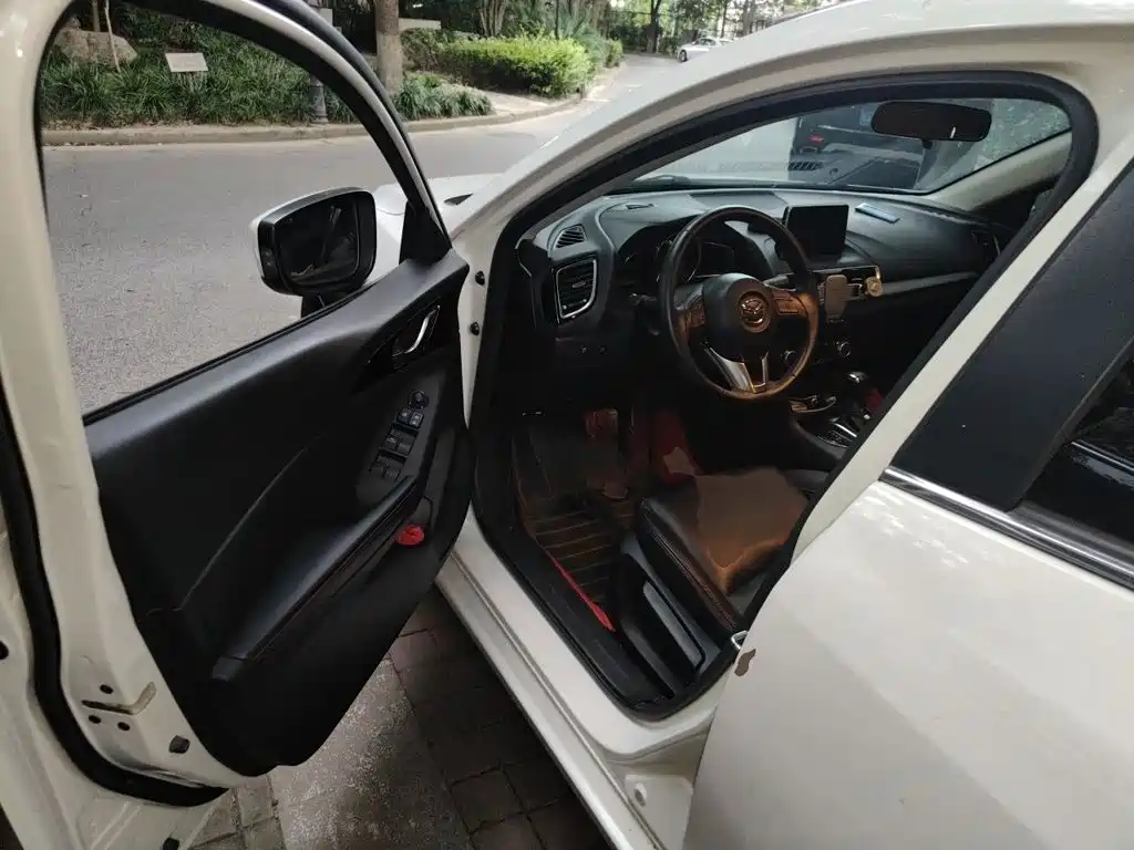 Mazda 3 Axela — миниатюра 14