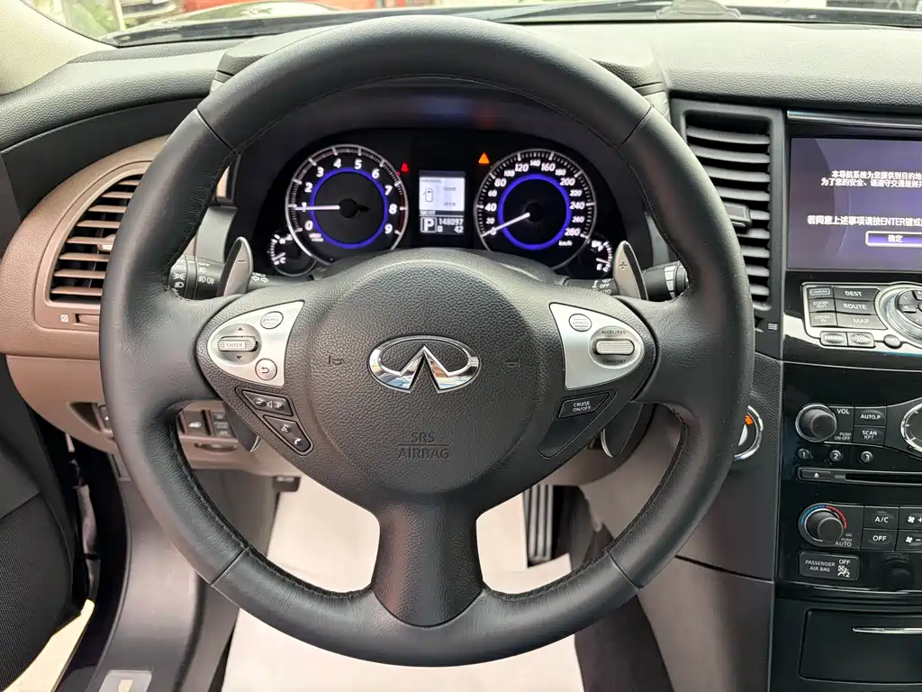 Infiniti QX70 3.7L Standard Edition, фото 13