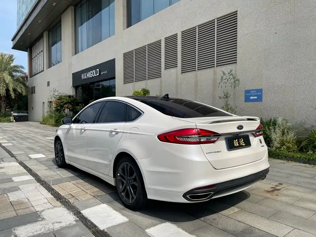 Ford Mondeo — миниатюра 7