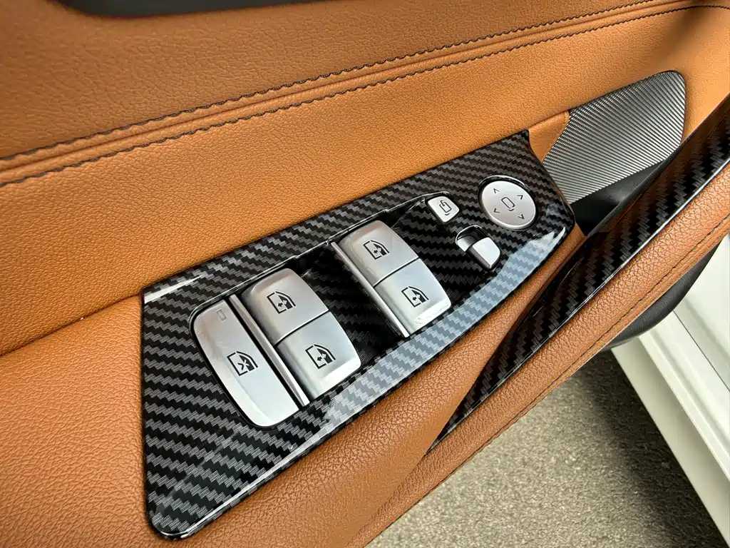 BMW 5 Series — миниатюра 5