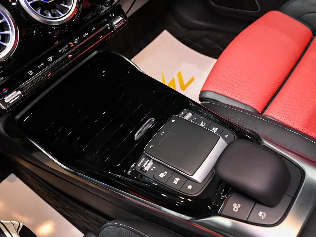 MERCEDES-BENZ CLA AMG