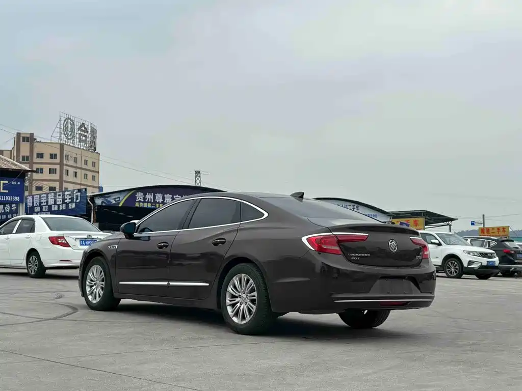 Buick LaCrosse — миниатюра 5