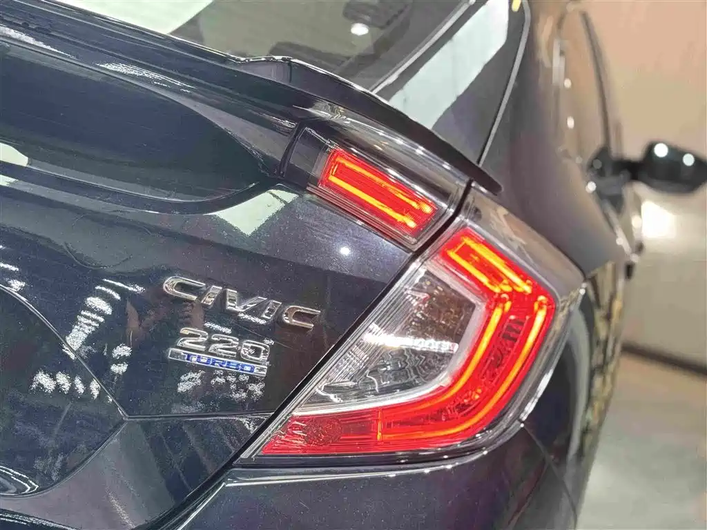 Honda Civic — миниатюра 18