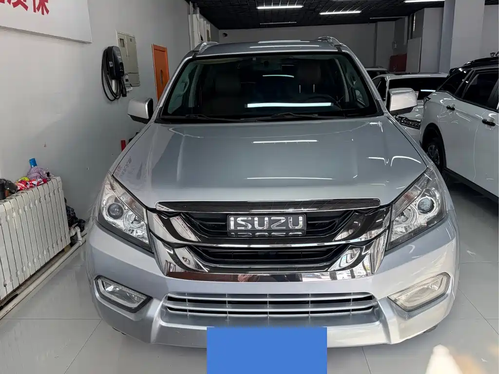 Isuzu MU-X — миниатюра 7