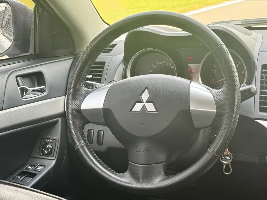 Mitsubishi Lancer EX — миниатюра 9