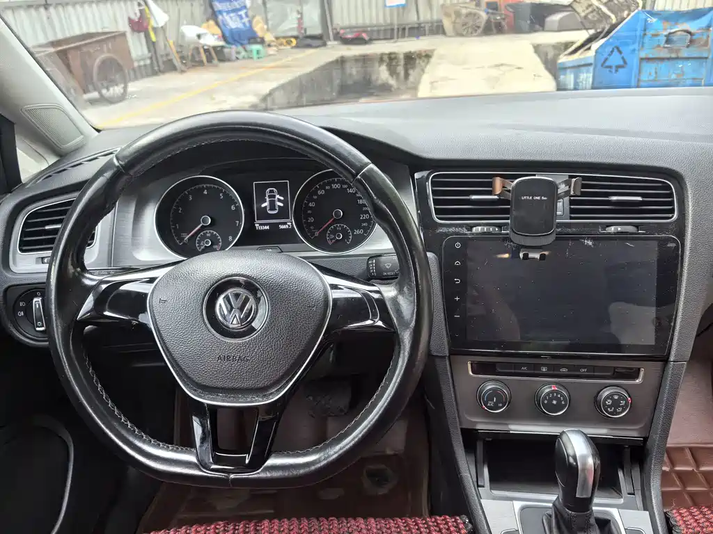 Volkswagen Golf — миниатюра 12