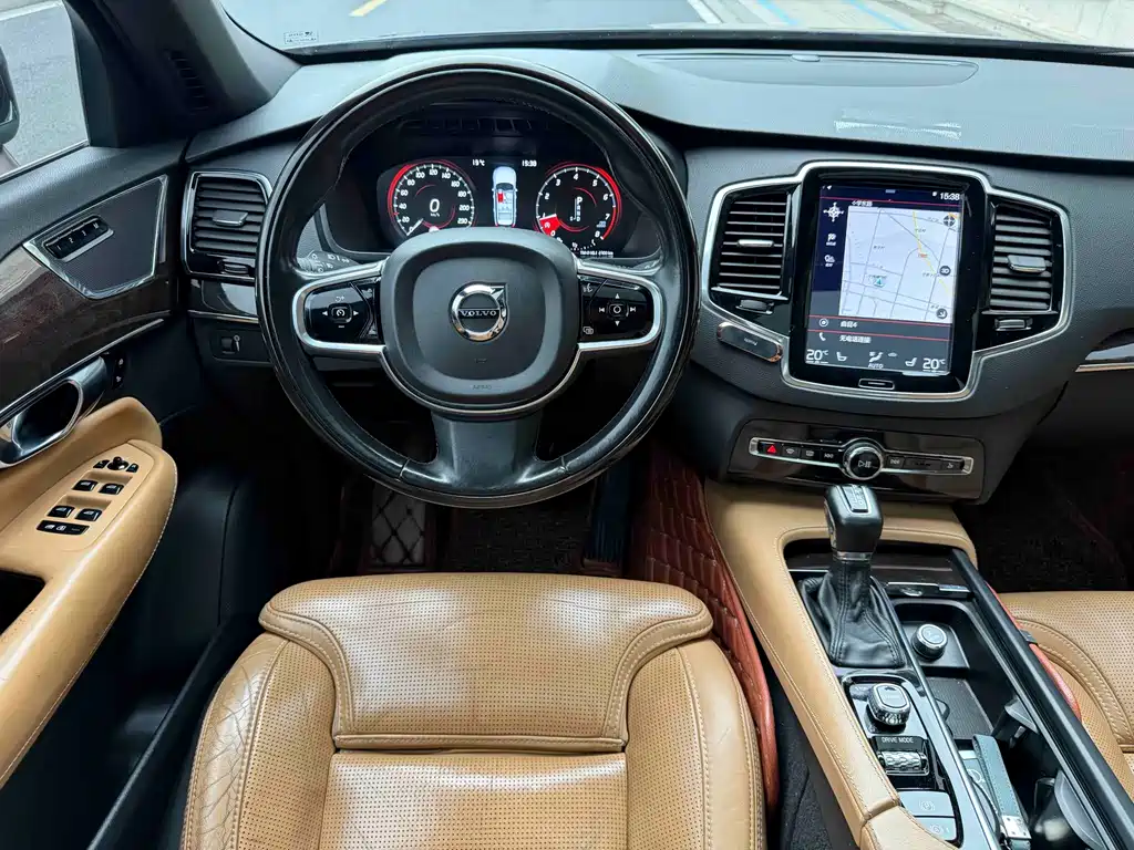 Volvo XC90 — миниатюра 9
