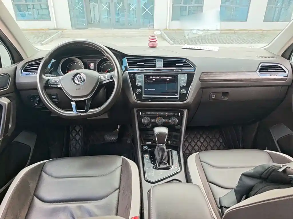 Volkswagen Tiguan L — миниатюра 14