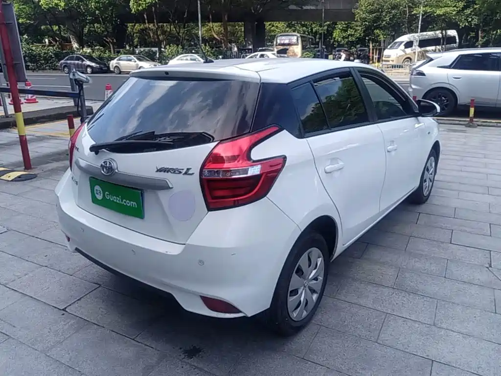 Toyota Yaris L — миниатюра 7