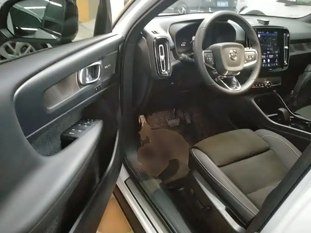 Volvo XC40 NEV — миниатюра 16