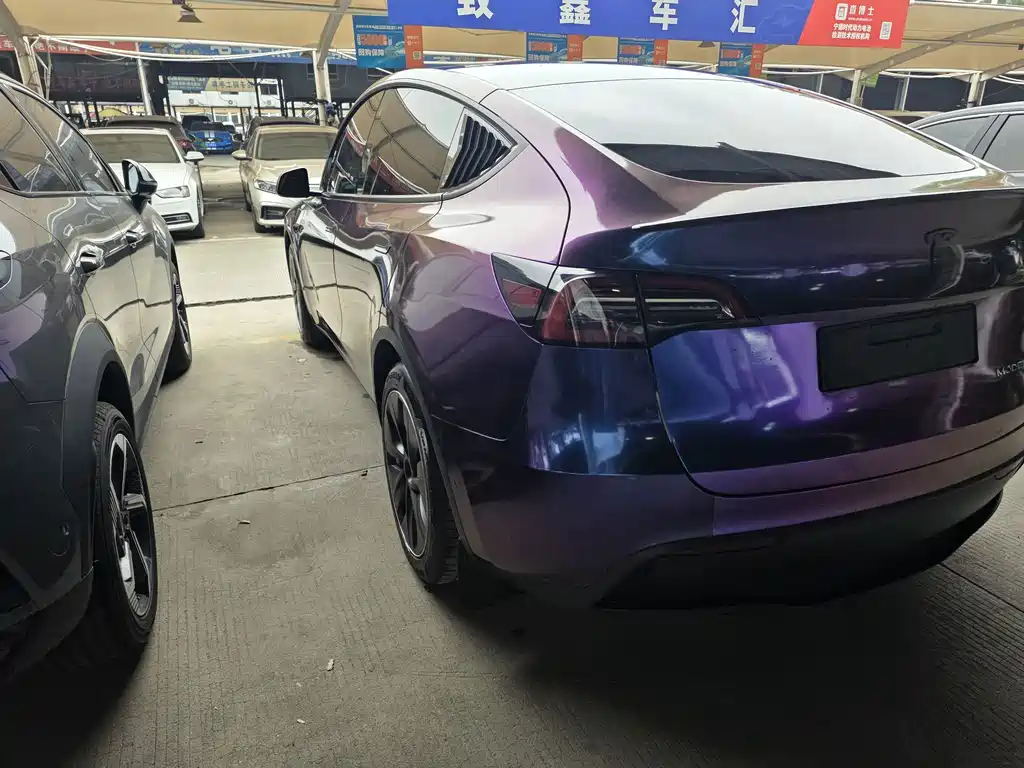 Tesla Model Y — миниатюра 13