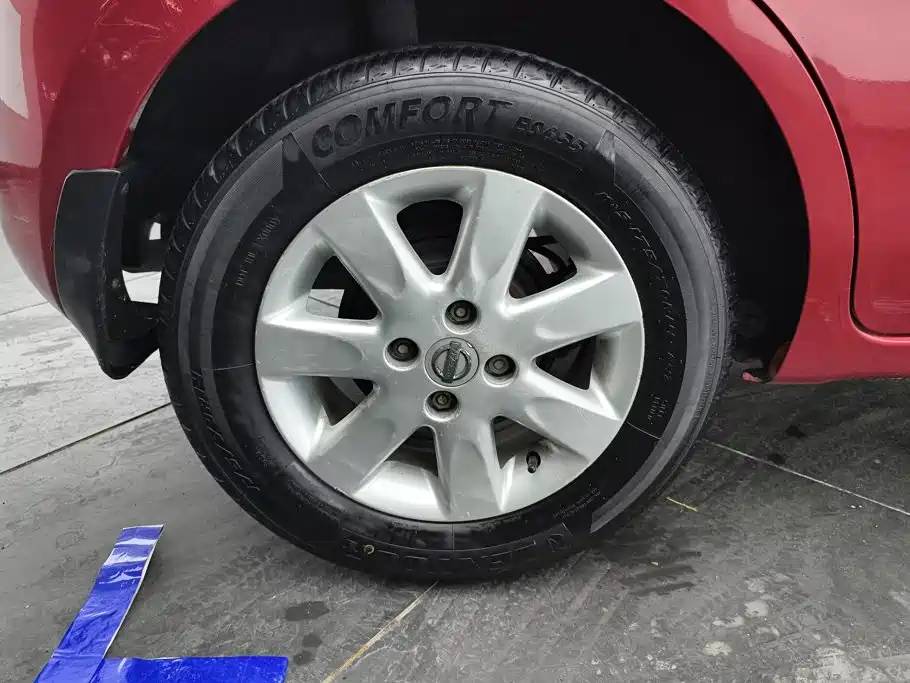 Nissan March — миниатюра 6