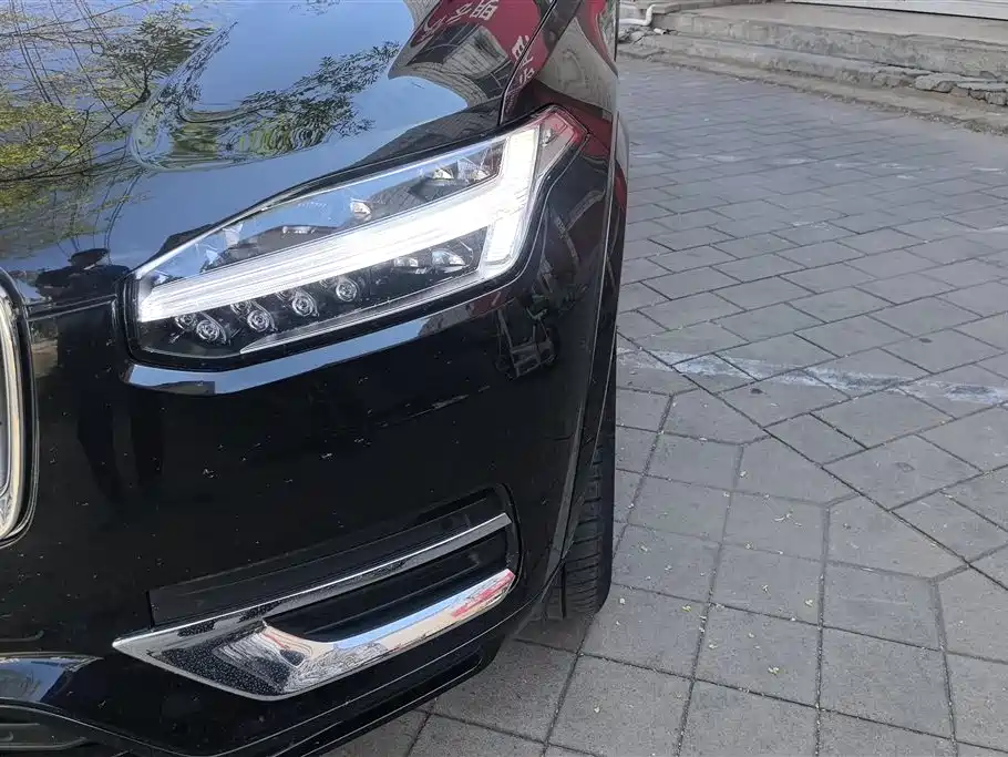 Volvo XC90 2025 B6 Luxury 7 мест