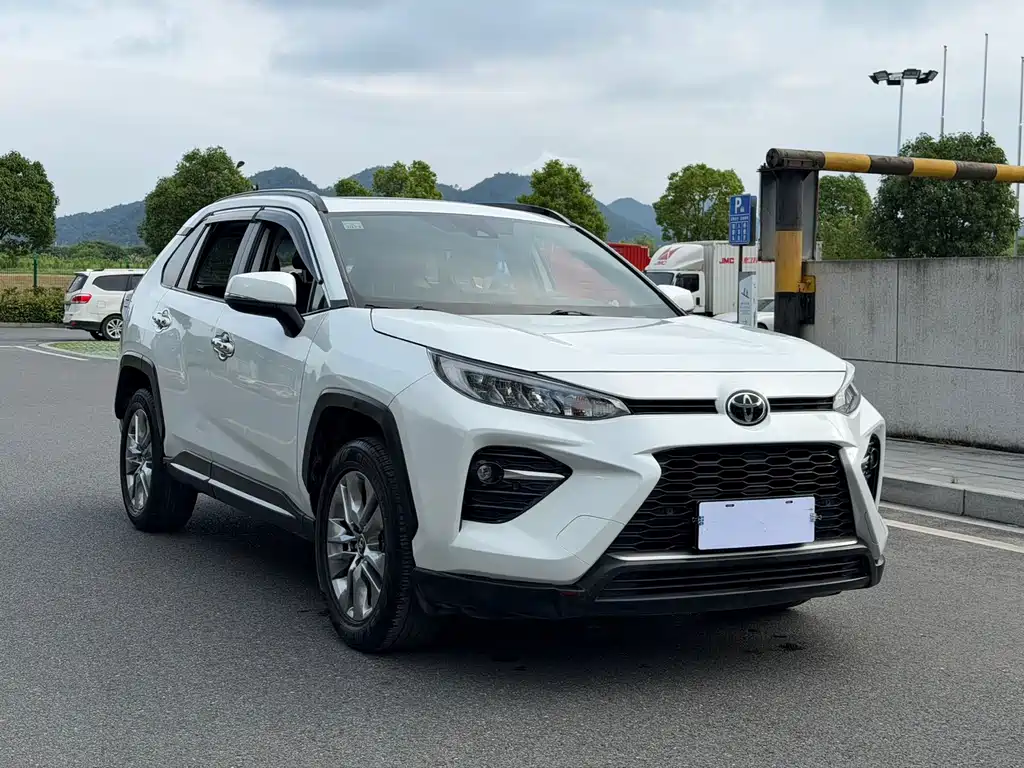Toyota Wildlander 2022 2.0L CVT Luxury