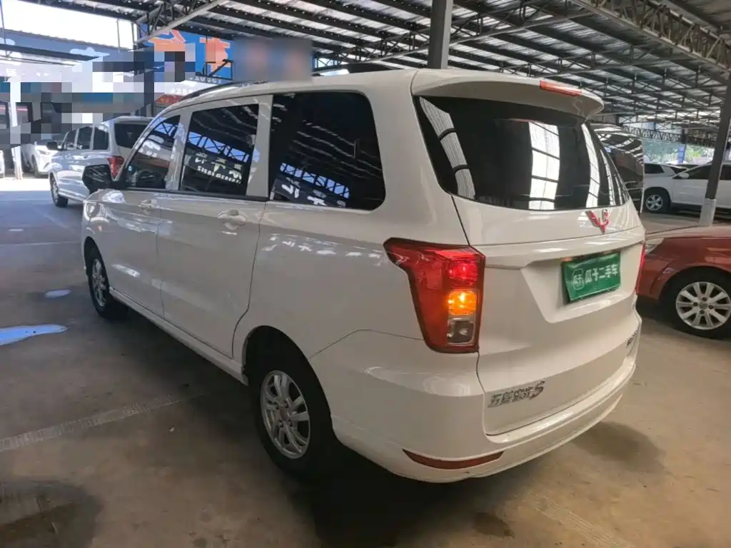 Wuling Hongguang — миниатюра 5