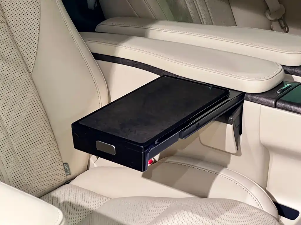 Toyota Alphard — миниатюра 13