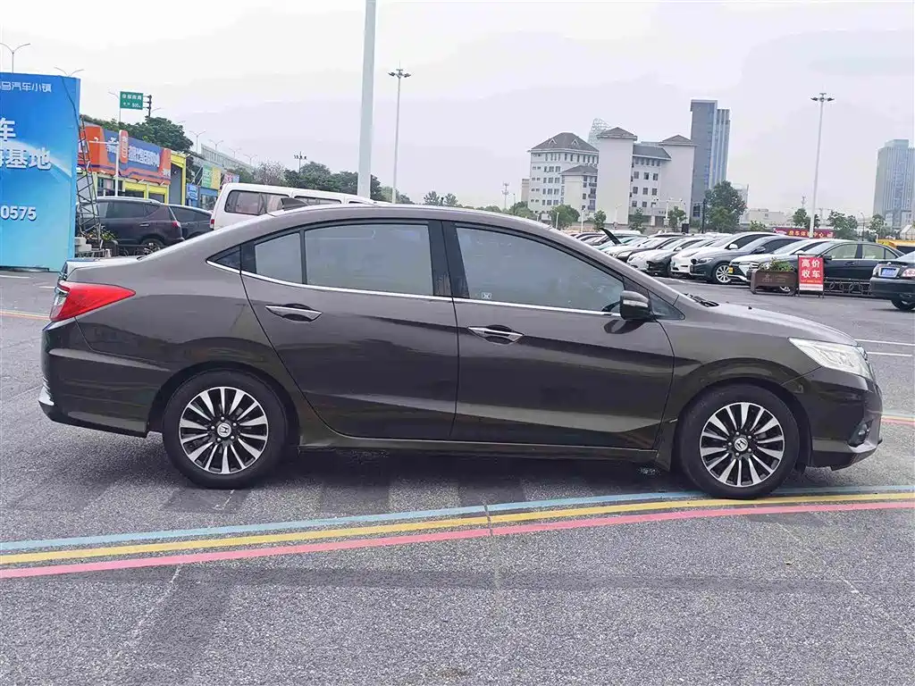 Honda Crider 2015 1.8L AT Luxury