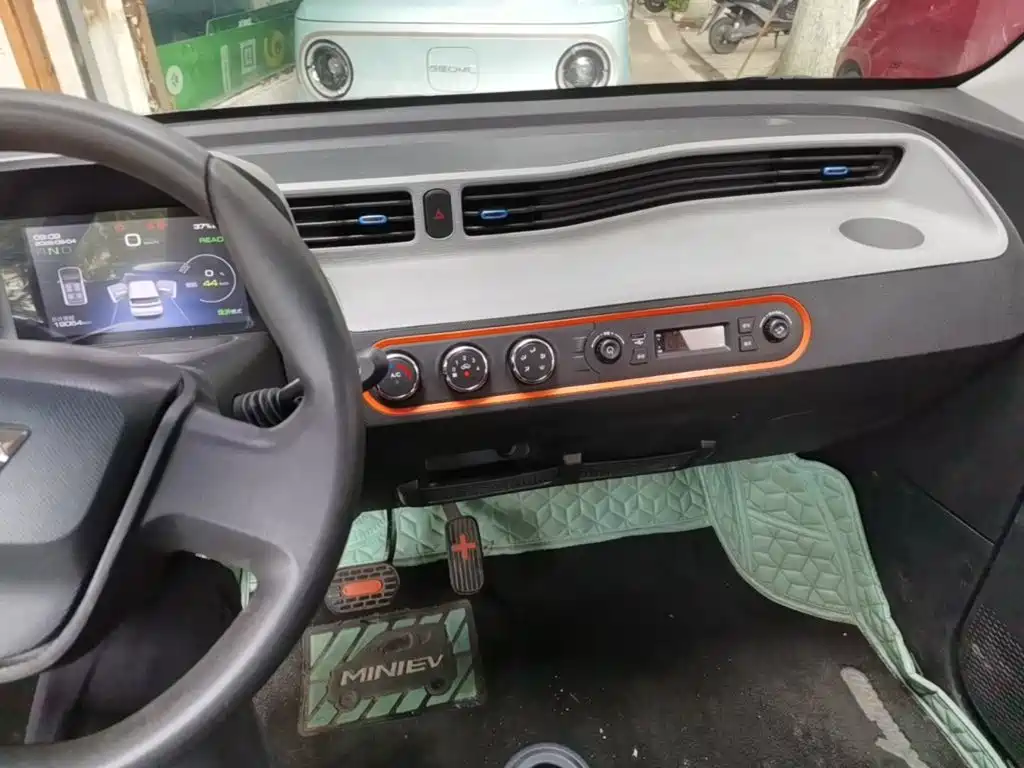 Wuling MINIEV — миниатюра 13