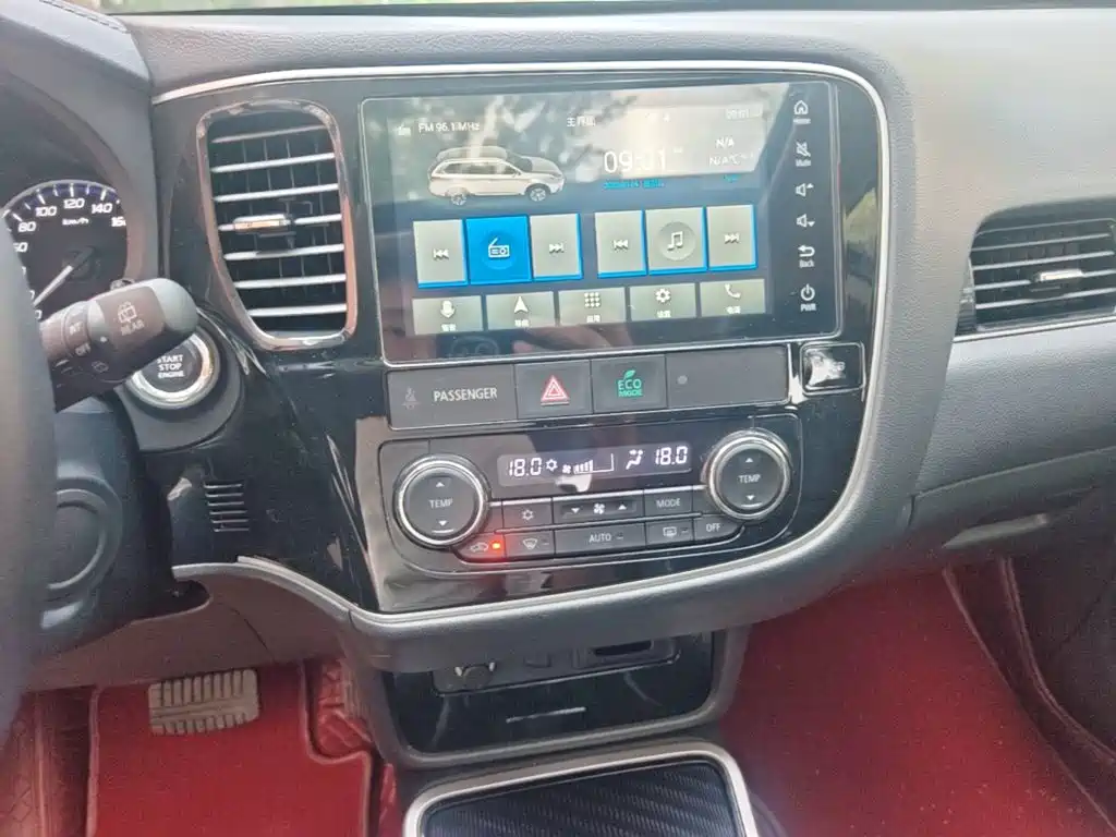 Mitsubishi Outlander — миниатюра 13
