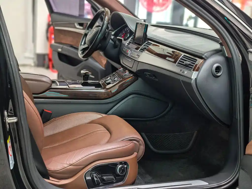 Audi A8 — миниатюра 5