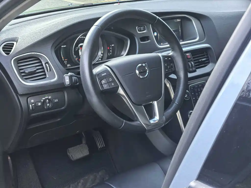 Volvo V40 — миниатюра 7