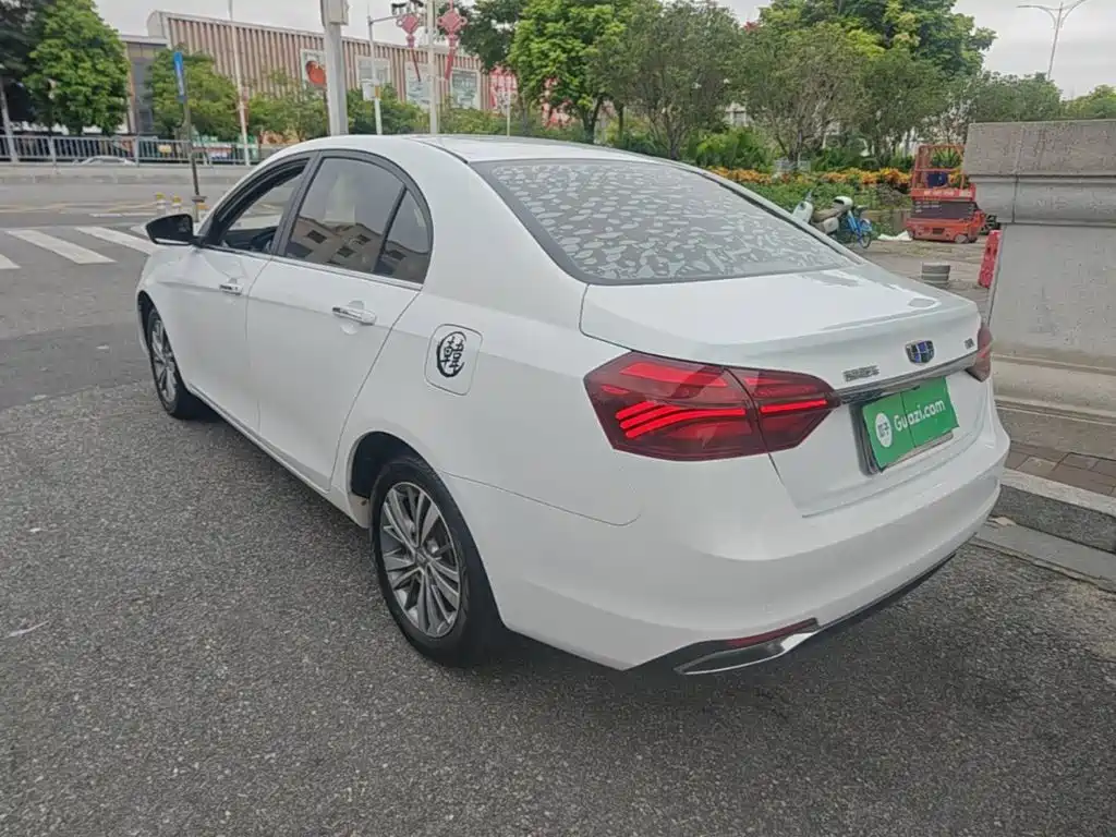 Geely Emgrand — миниатюра 5