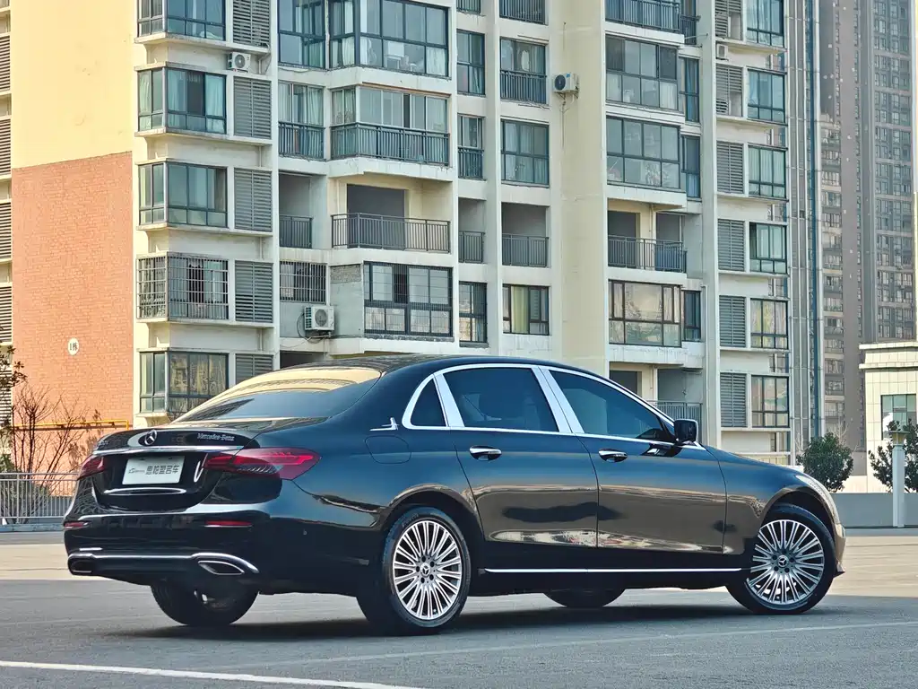 MERCEDES-BENZ E CLASS