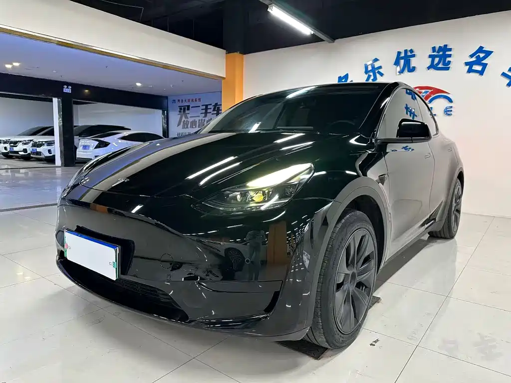 Tesla Model Y 2023 RWD Drive Dynamic Edition