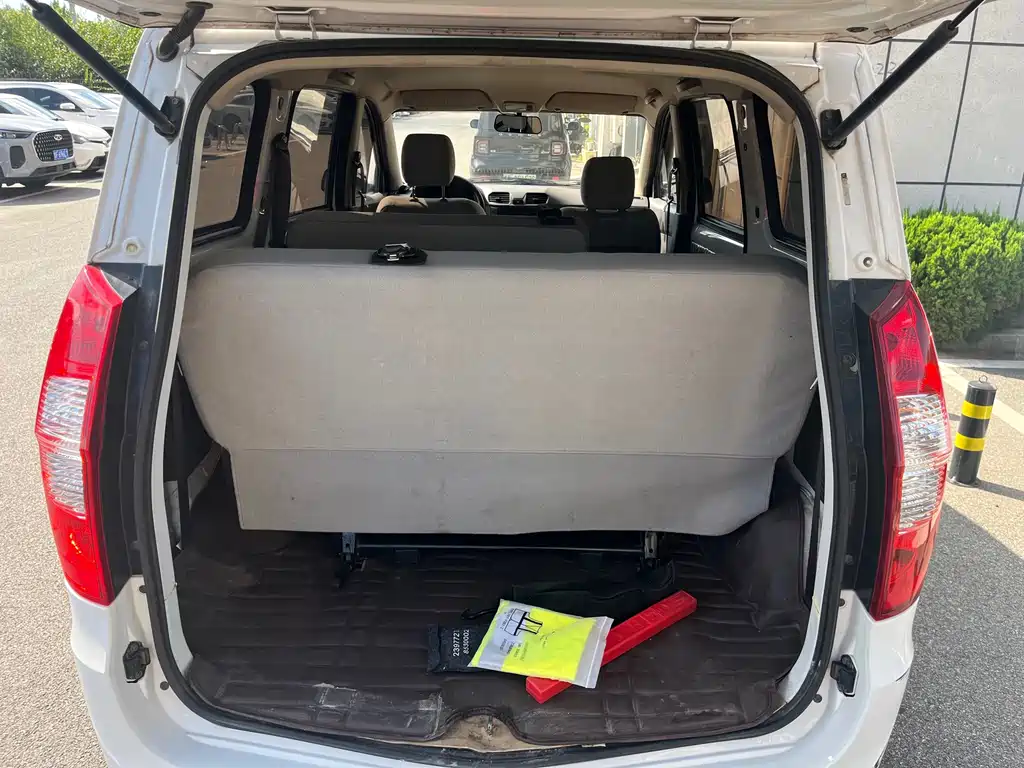 Wuling Hongguang — миниатюра 11