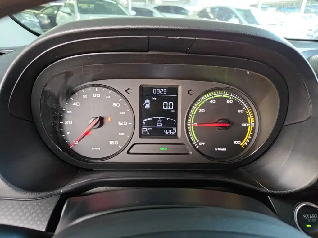 Roewe Clever — миниатюра 12