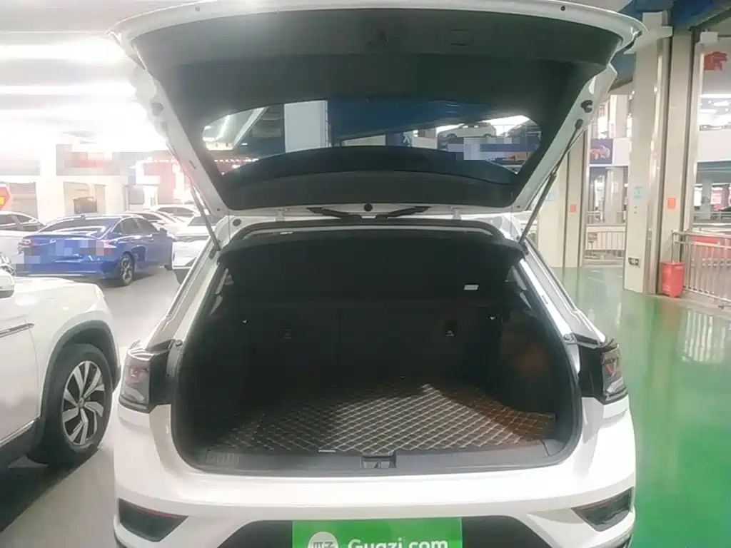 Volkswagen T-Roc — миниатюра 19