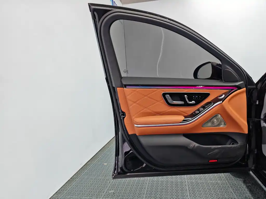 Mercedes-Benz S-Class — миниатюра 13