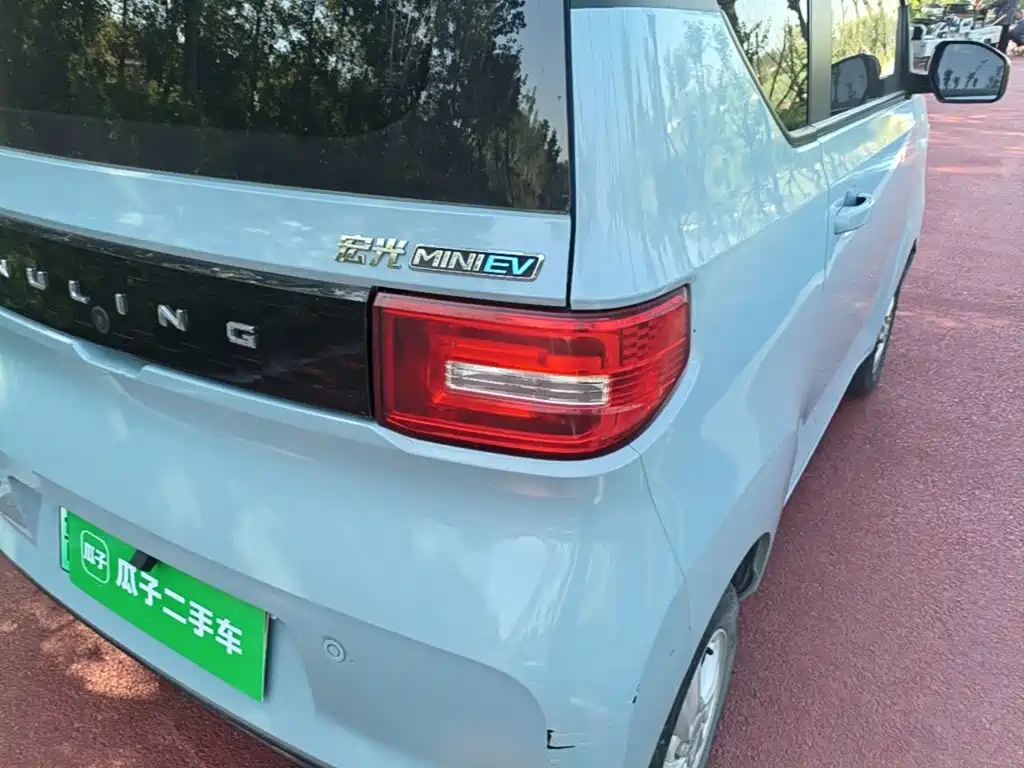 Wuling MINIEV — миниатюра 8
