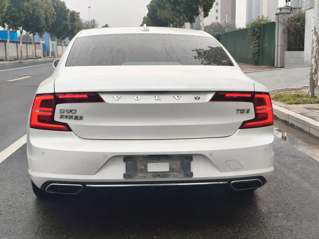 Volvo S90 — миниатюра 12
