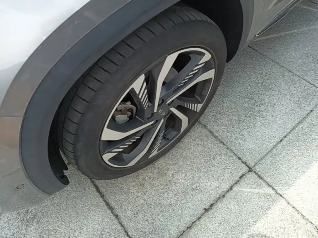 Geely Xingyue L — миниатюра 23
