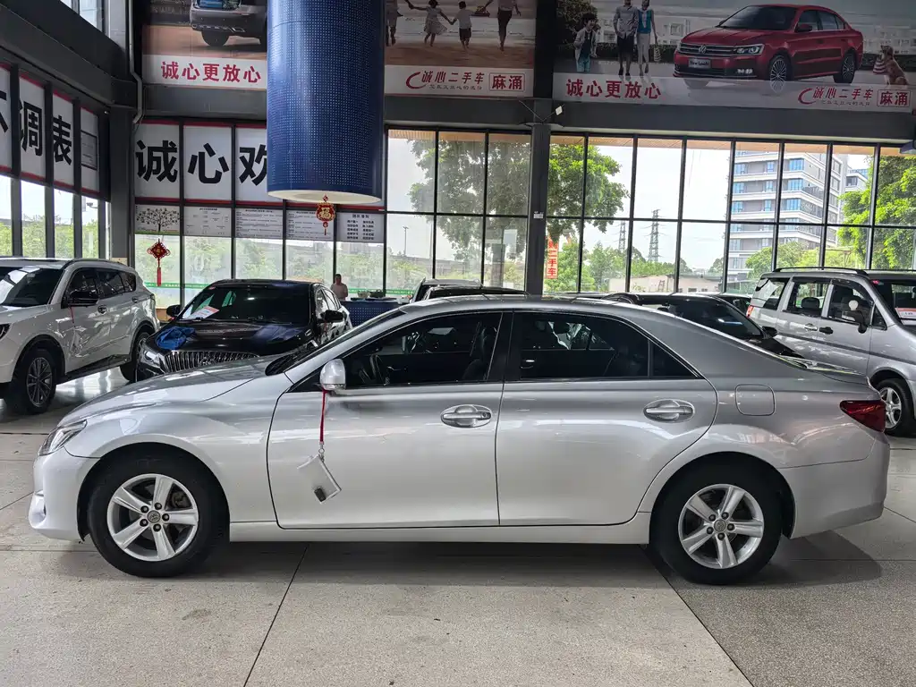 Toyota Reiz — миниатюра 3