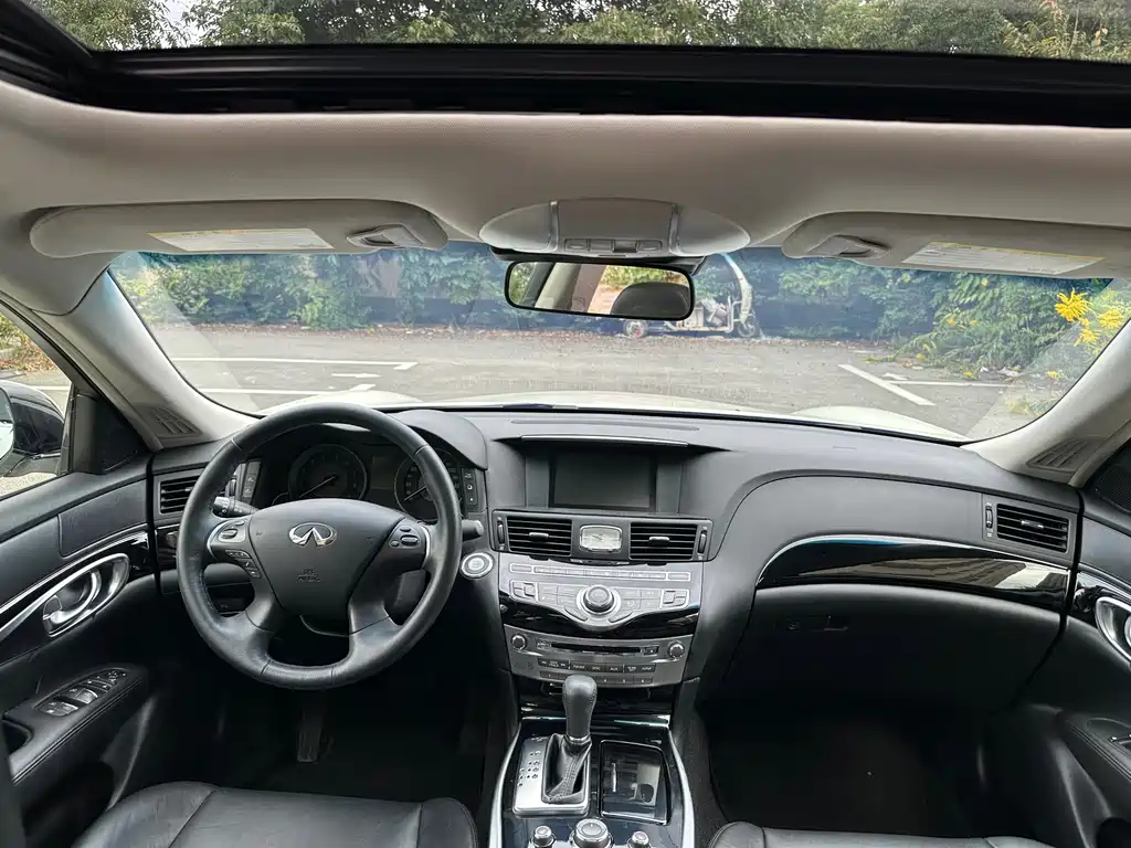 Infiniti Q70 — миниатюра 4