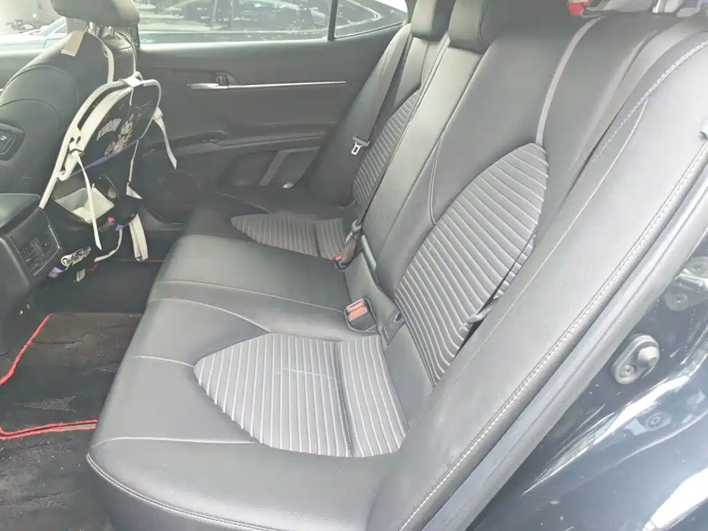 Toyota Camry — миниатюра 18