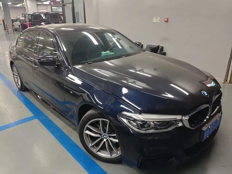 BMW 5 Series — миниатюра 2