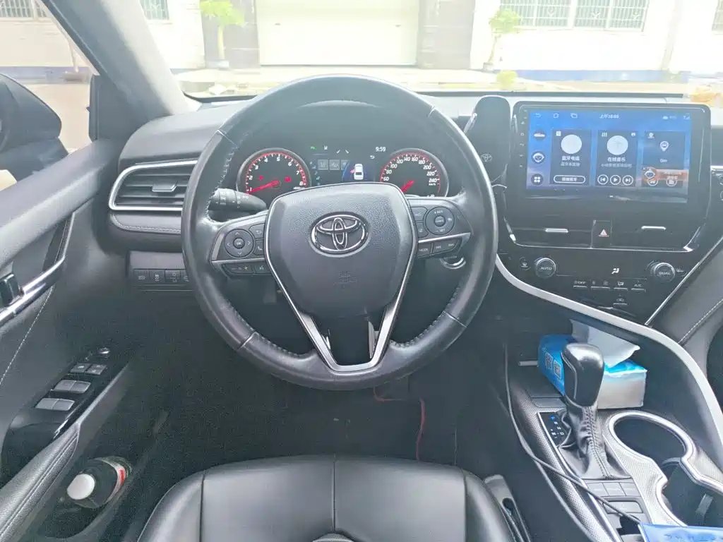 Toyota Camry — миниатюра 11