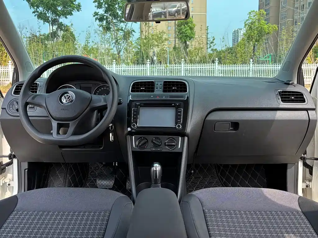 Volkswagen Polo — миниатюра 7
