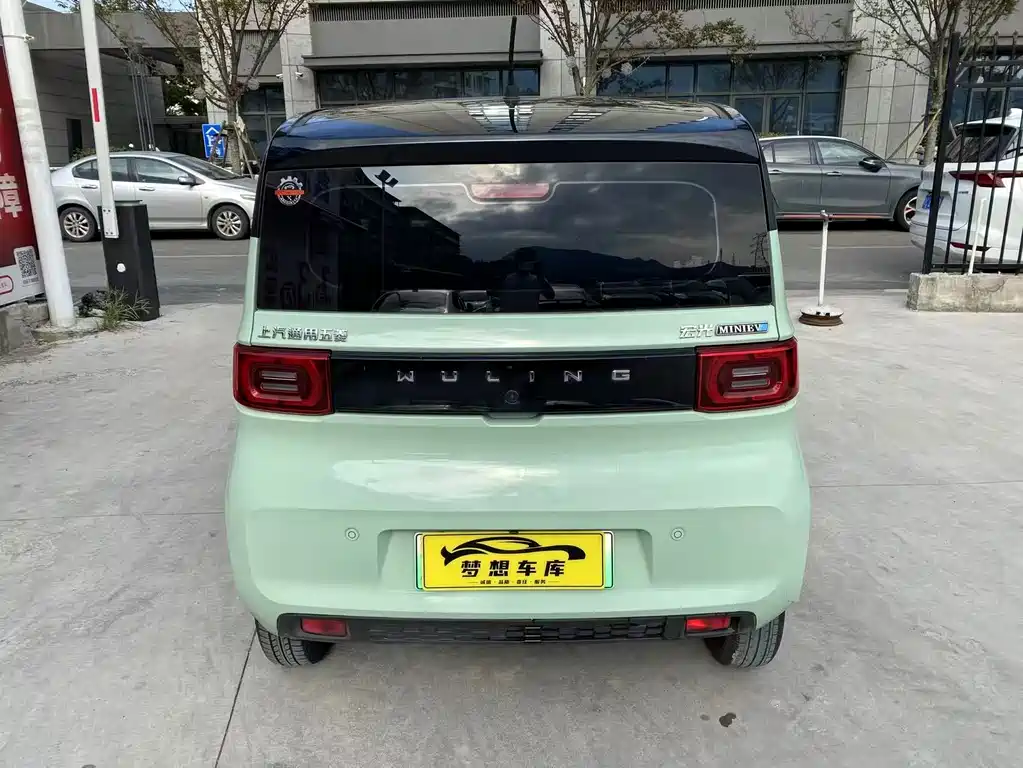Wuling MINIEV — миниатюра 6