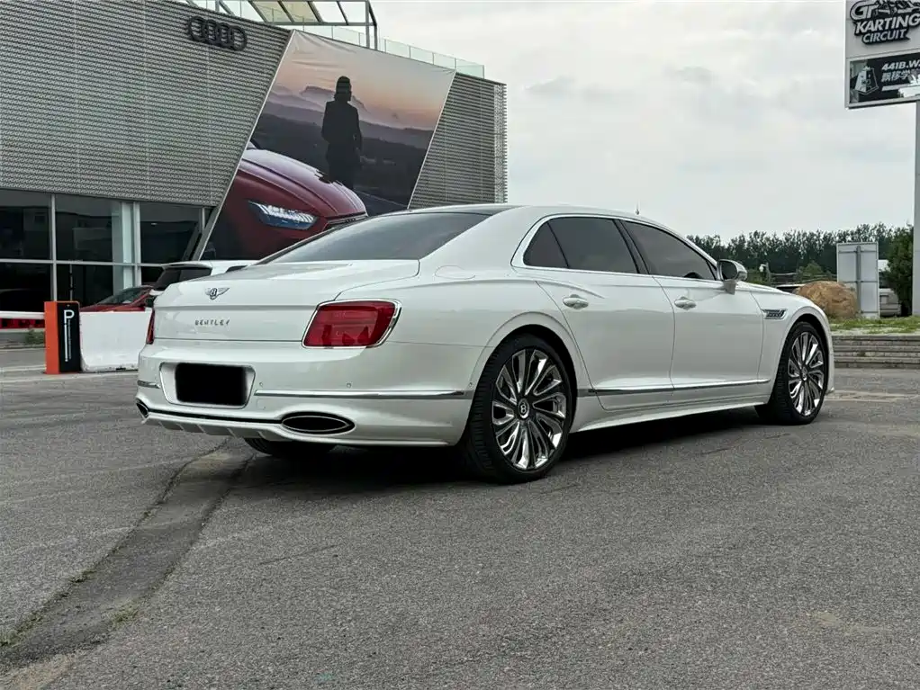 Bentley Flying Spur 2025 4.0T V8 Mulliner