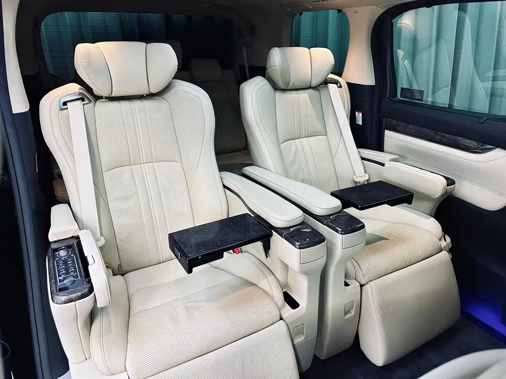 Toyota Alphard — миниатюра 15