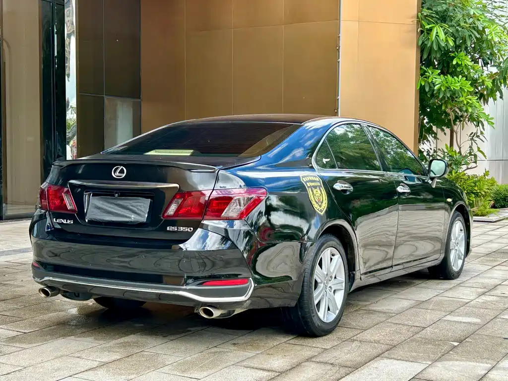 Lexus ES — миниатюра 6