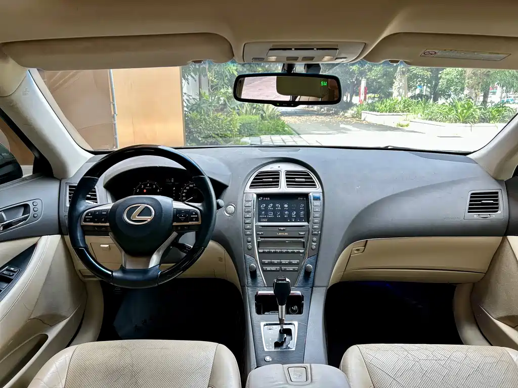 Lexus ES — миниатюра 8