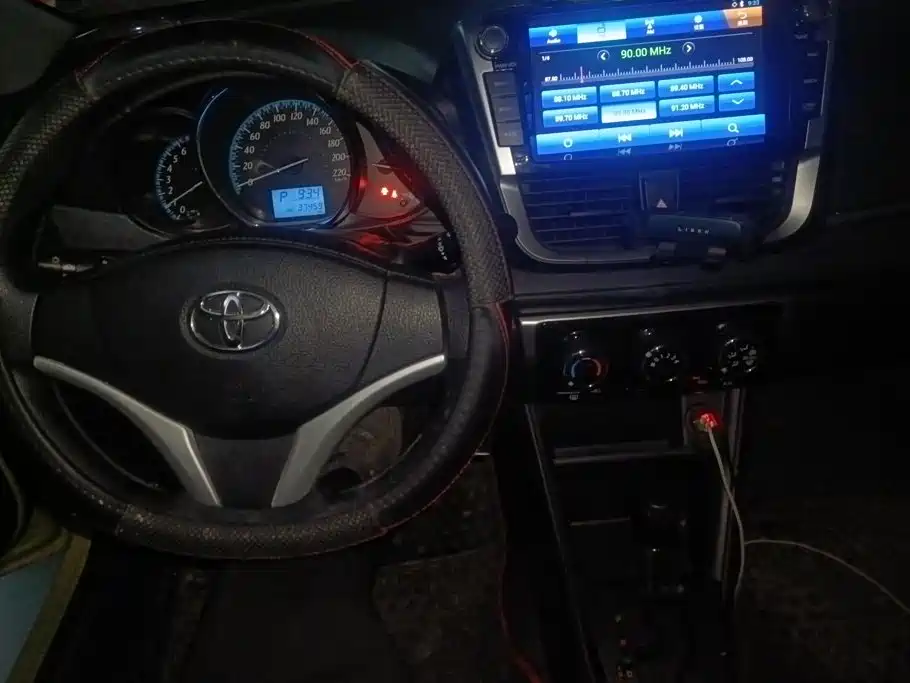 Toyota Yaris L — миниатюра 12