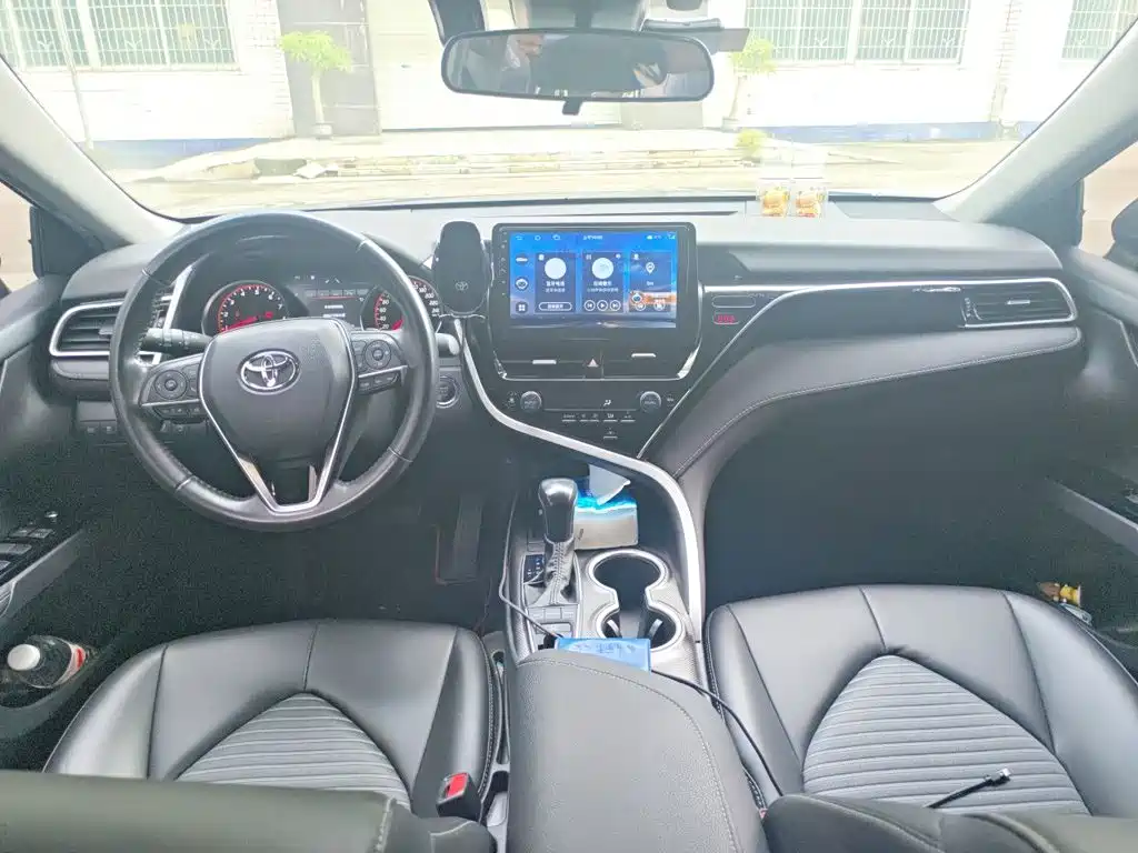 Toyota Camry — миниатюра 10
